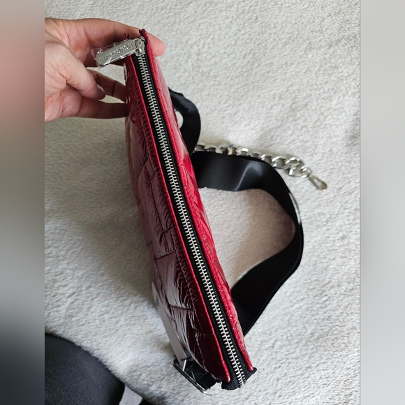 BCBG CROSSBODY - Picture 7 of 9